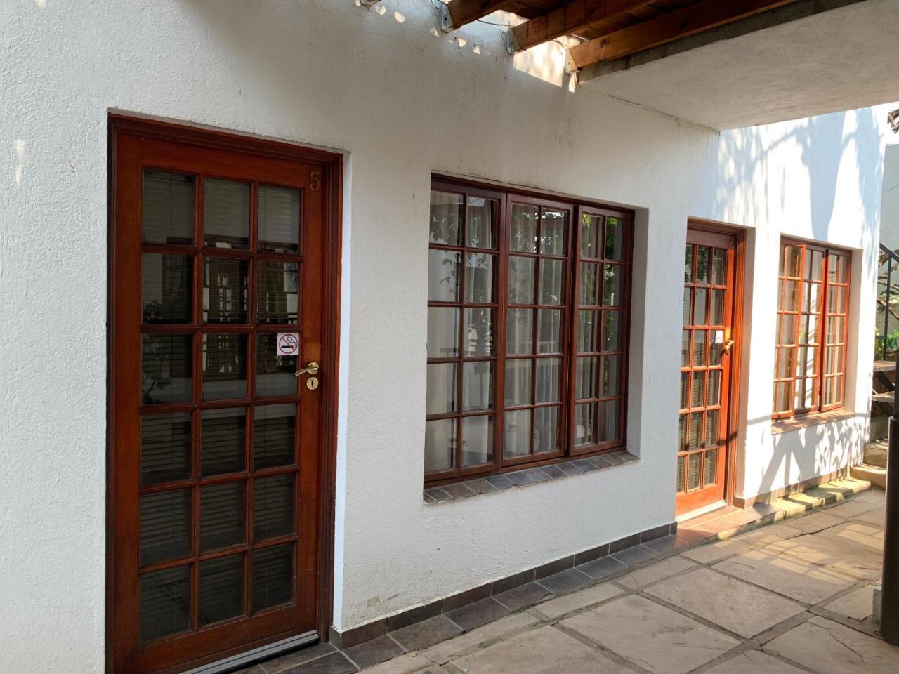 נלספרויט Pensao Guest Lodge מראה חיצוני תמונה